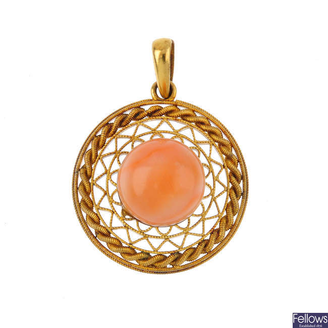 An early 20th century 15ct gold coral pendant.