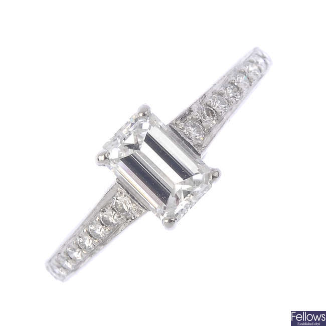 MAPPIN & WEBB - a platinum diamond single-stone ring with makers case.