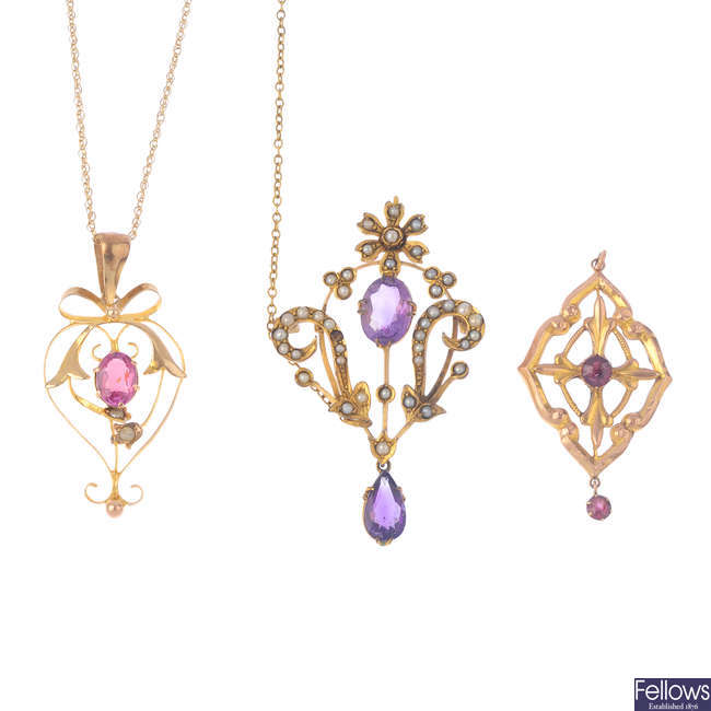 A selection of Edwardian 9ct gold gem-set jewellery and a later chain.