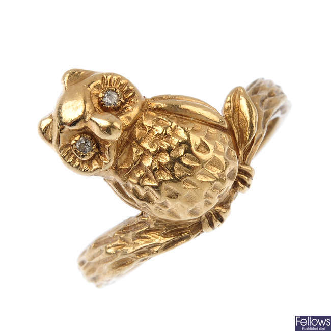 A 9ct gold diamond owl ring.