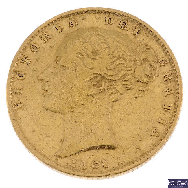 Victoria, Sovereign 1861, young head, rev. shield.