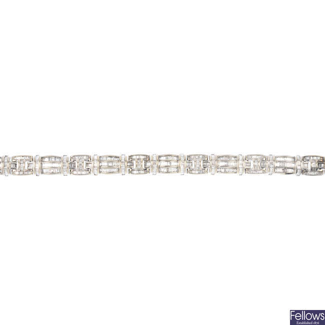 (550643-2-A) A diamond bracelet.