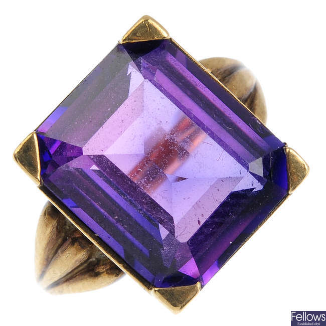 A 1970s 9ct gold synthetic colour-change sapphire single-stone ring.