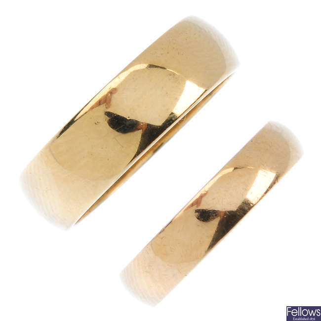 Two 9ct gold band rings.