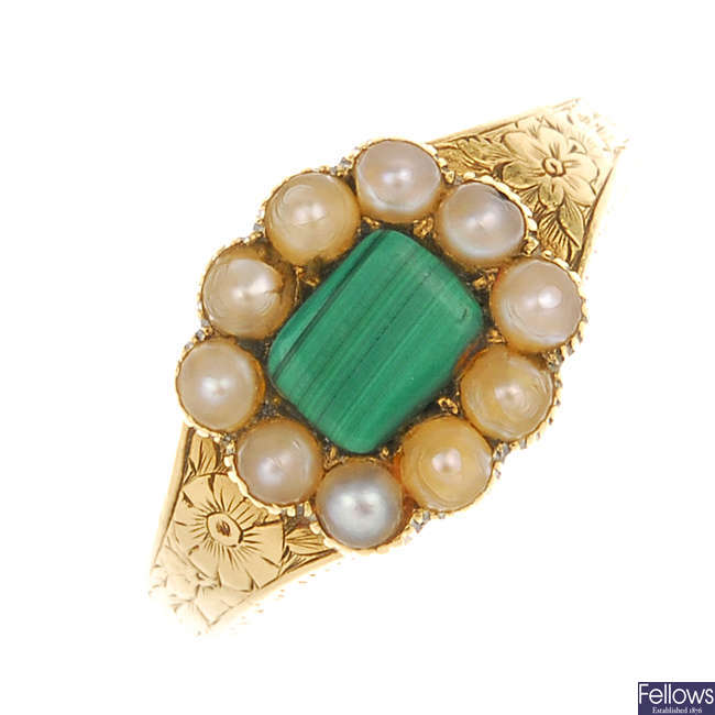 An early Victorian 18ct gold split pearl memorial ring.