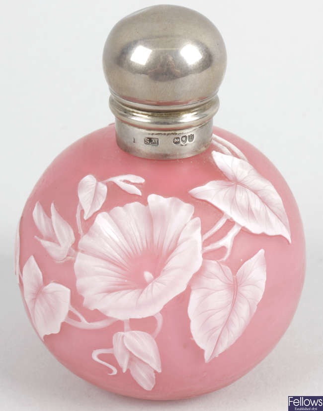 A Webbs of Stourbridge pink and white cameo glass scent bottle.