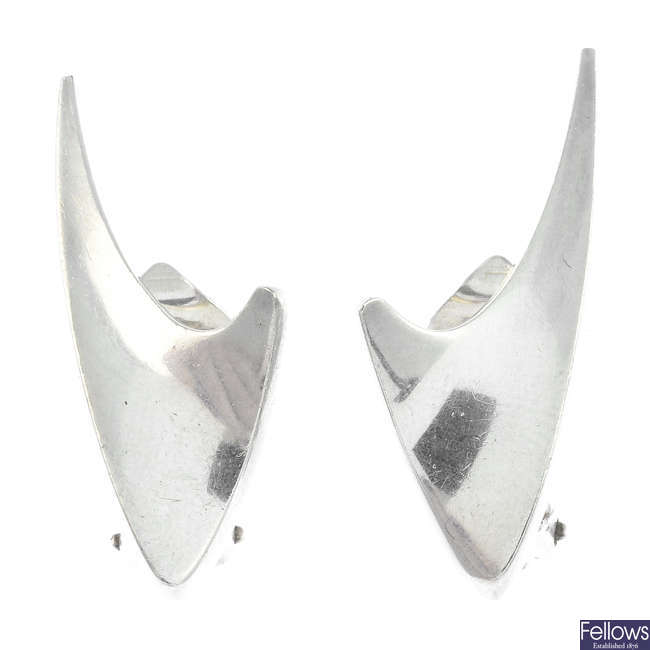 BENT KNUDSEN - a pair of silver earrings.