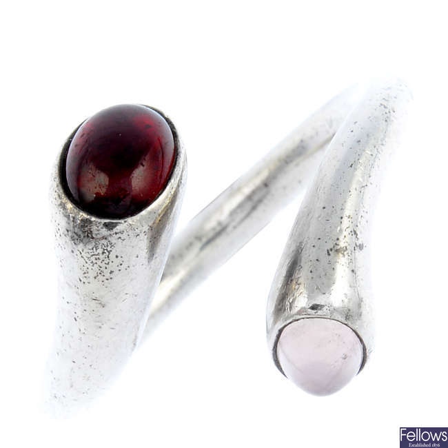 GEORG JENSEN - a silver garnet and rose quartz 'Carnival' ring, no. 263.