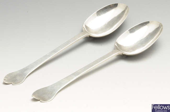 A pair of Charles II silver Trefid spoons.