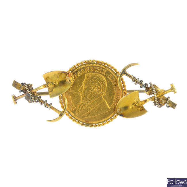 A late 19th century gold mining 'Digger' brooch.