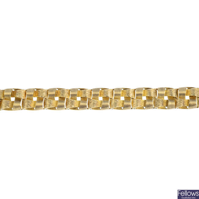 A 1970s 9ct gold textured bracelet.
