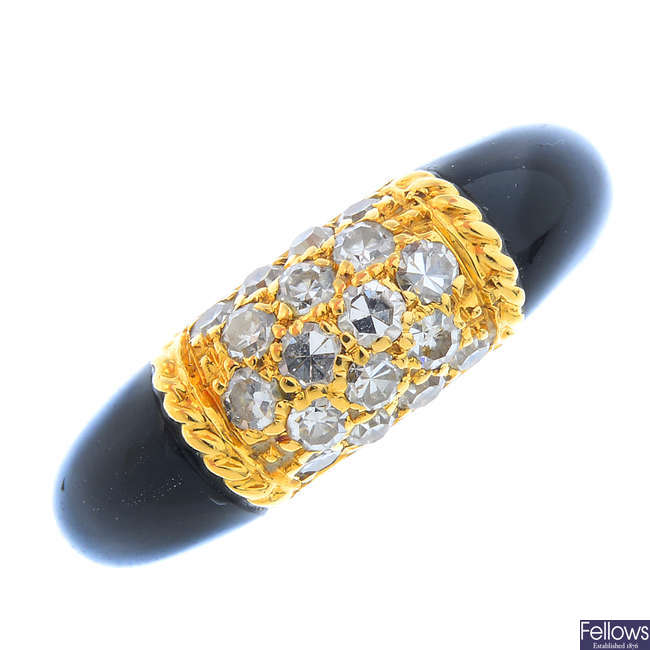 VAN CLEEF & ARPELS - an 18ct gold diamond and onyx ring.