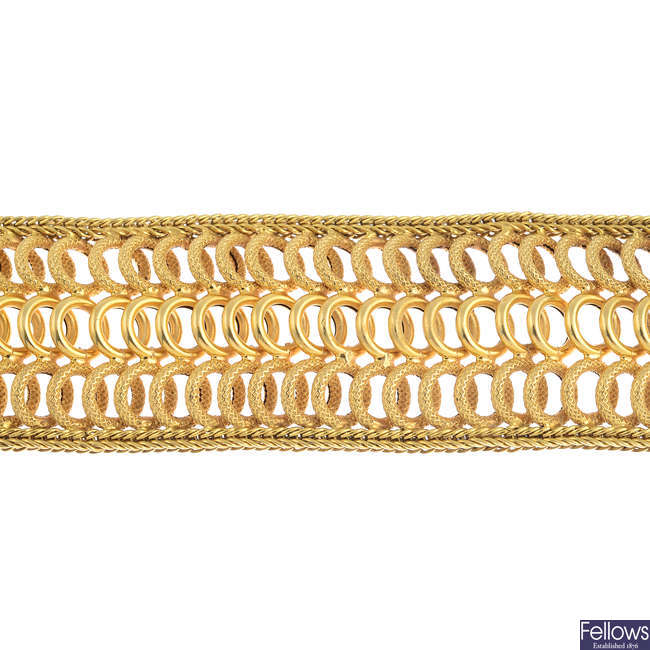 A 1960s 18ct gold bracelet.