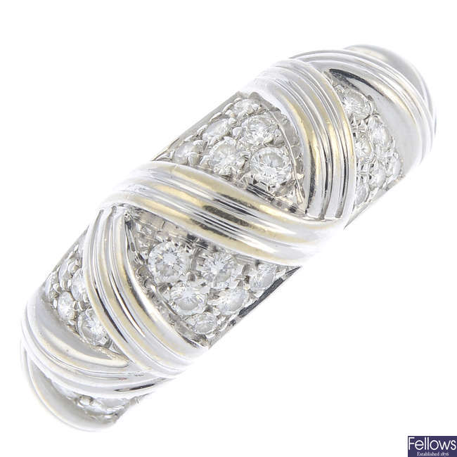 BOUCHERON - an 18ct gold diamond ring.