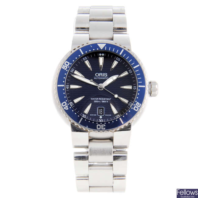 ORIS - a gentleman's stainless steel TT1 Divers Date bracelet watch.