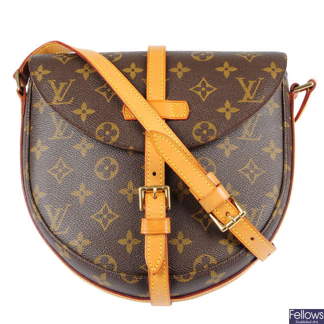 LOT:246  LOUIS VUITTON - a Monogram Chantilly crossbody handbag.