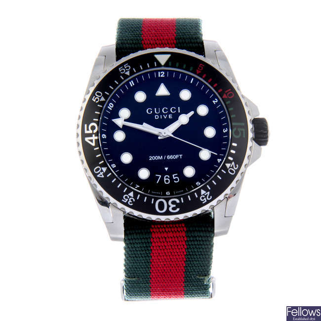 GUCCI - gentleman's stainless steel Dive wrist watch.