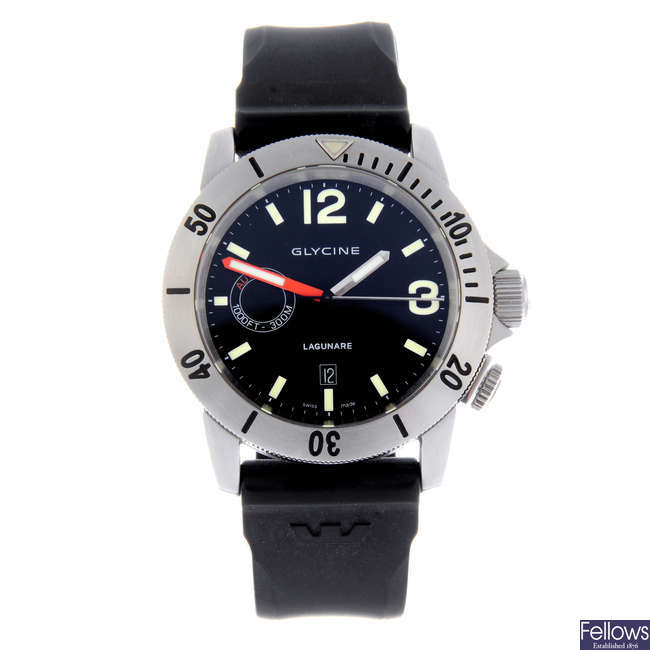 GLYCINE - a gentleman's stainless steel Lagunare L1000 wrist watch.