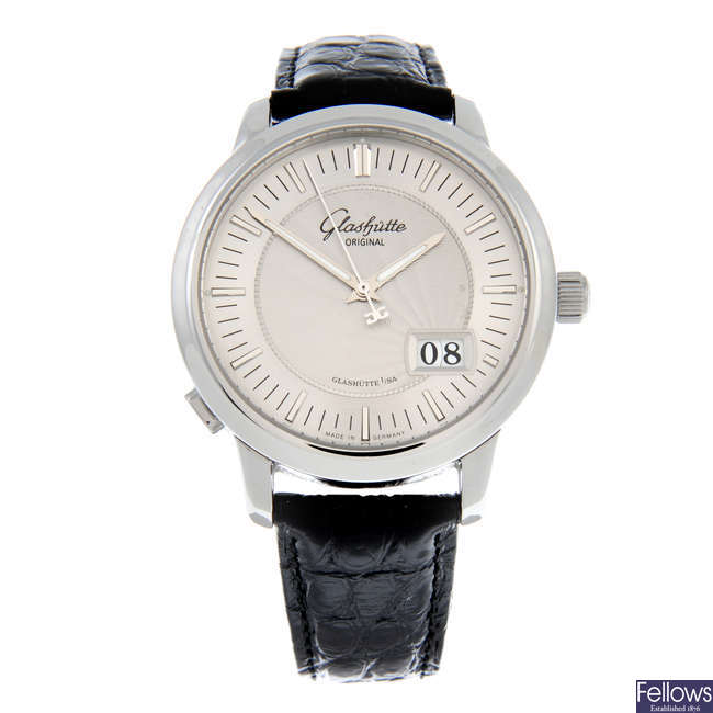 GLASHÜTTE ORIGINAL - a stainless steel wrist watch, 39mm.