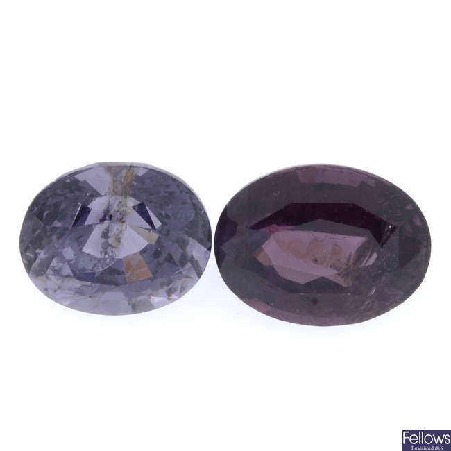 Two oval-shape purple spinels, 3.88ct