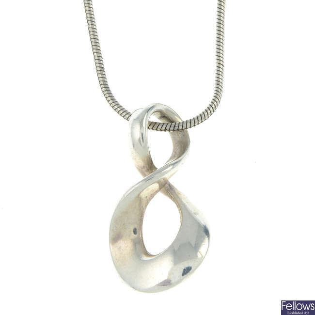 Infinity pendant, by Georg Jensen