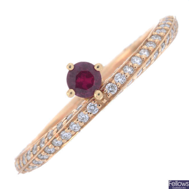 18ct gold diamond band ring, with synthetic ruby highlight