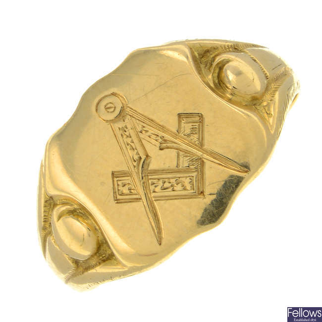 18ct gold Masonic signet ring