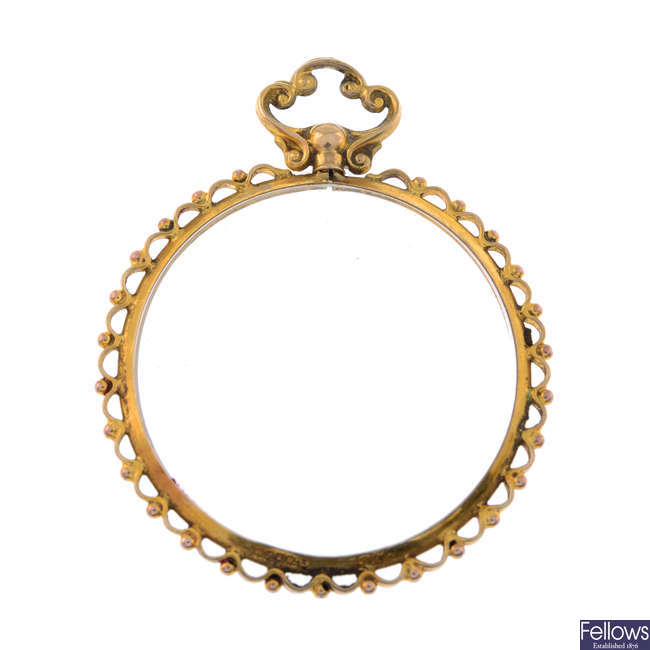 Early 20th century 9ct gold locket pendant
