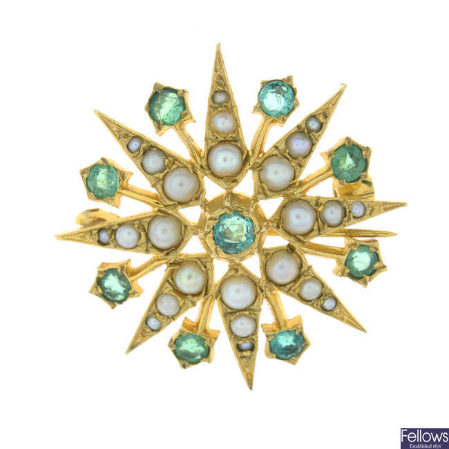 9ct gold emerald & split pearl starburst brooch