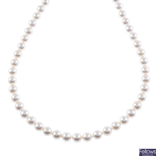 Cultured pearl single-strand necklace, by Schoeffel