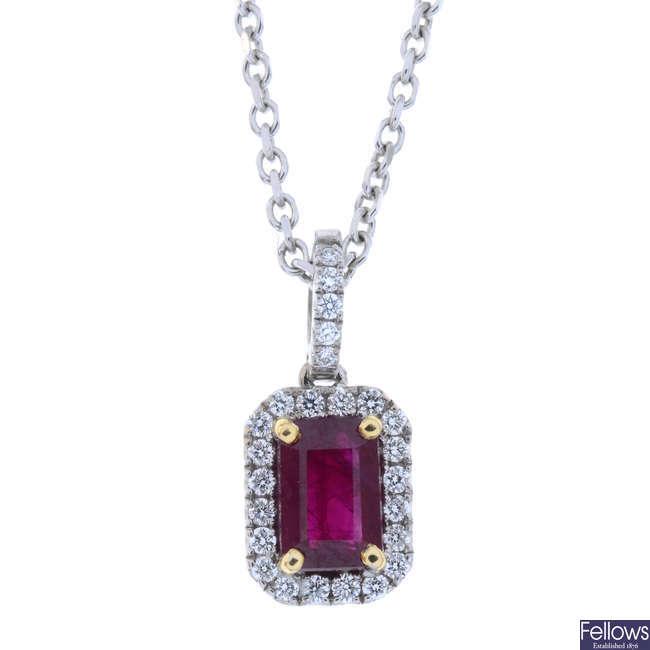 18ct gold ruby & diamond cluster pendant, with chain