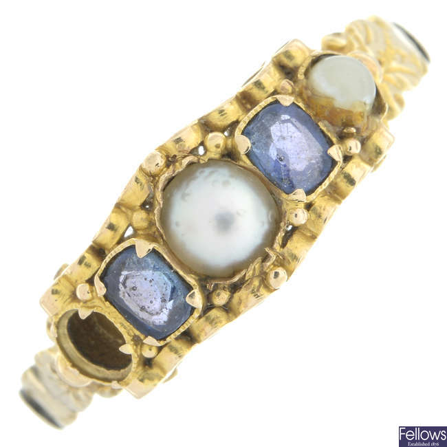 19th century garnet-topped-doublet & split pearl ring.