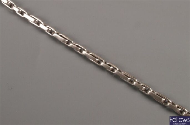 9ct white gold oval link bracelet of 18.7cm. 