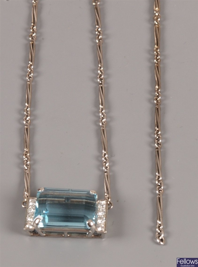 18ct white gold aquamarine and diamond set