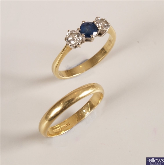 Two items of jewellery to include an 18ct gold