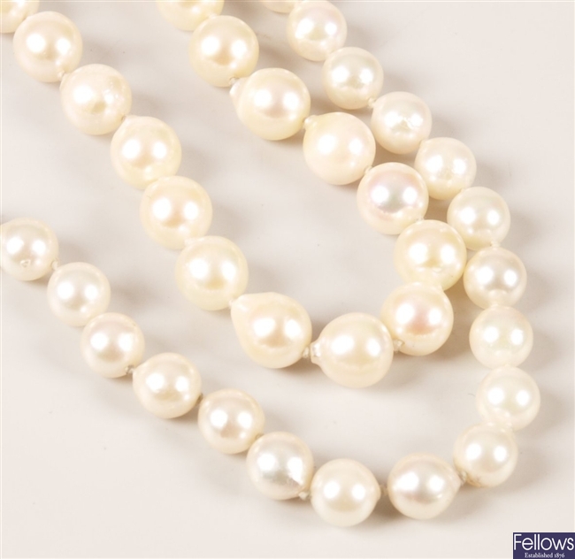 A single row of cultured pearls (6mm to 6.5mm)
