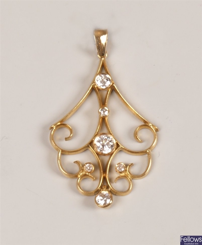 18ct gold diamond pendant with three principle