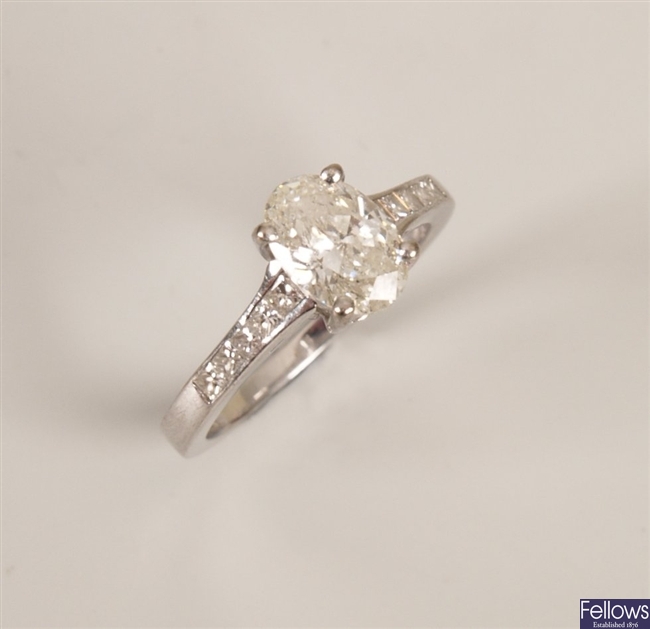 18ct white gold mounted oval single stone diamond