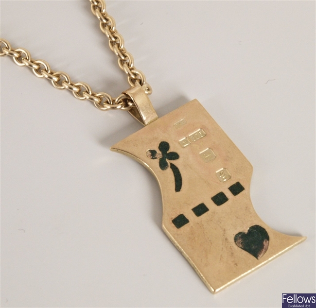 9ct gold pendant, in an abstract rectangular