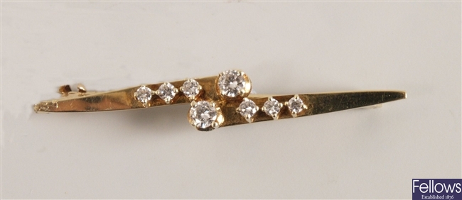 14ct gold diamond bar brooch in a staggered
