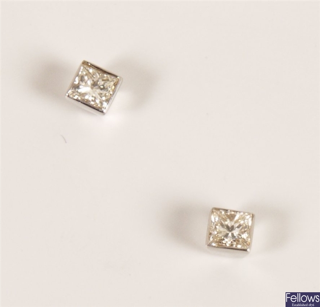 18ct white gold single stone diamond stud