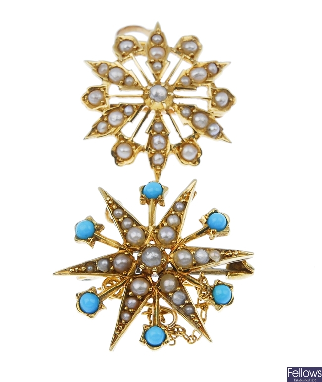 Two early 20th century 15ct gold  brooches.
