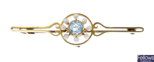 Three early 20th century 15ct gold century brooches.