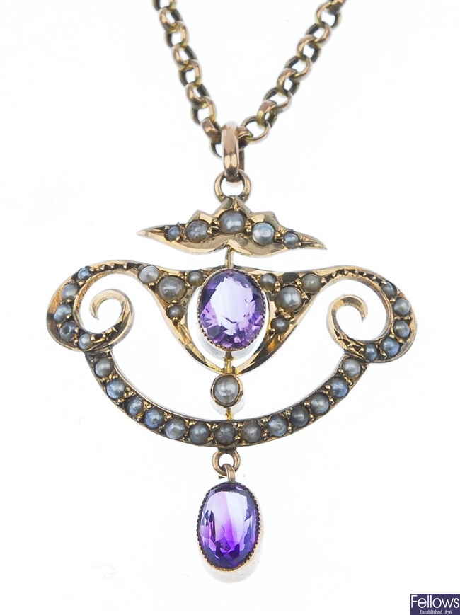 9ct gold amethyst and split pearl pendant.