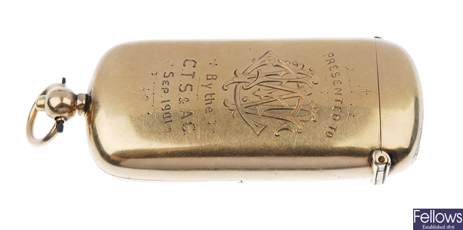 Late Victorian 9ct gold sovereign holder/vesta case.