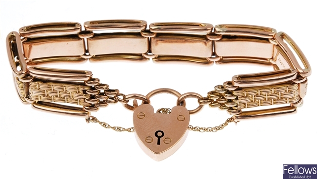 9ct gold gate bracelet with padlock.