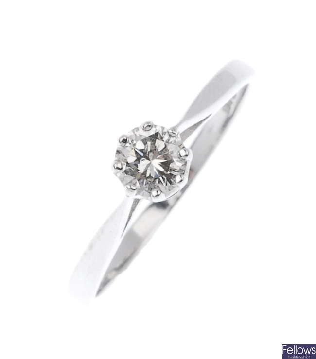 18ct white gold sinlge stone diamond ring.
