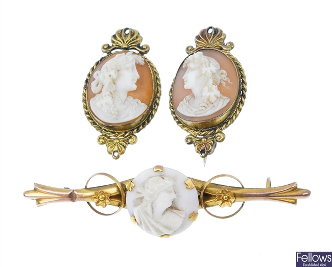 Two brooches, a pendant and a cameo.