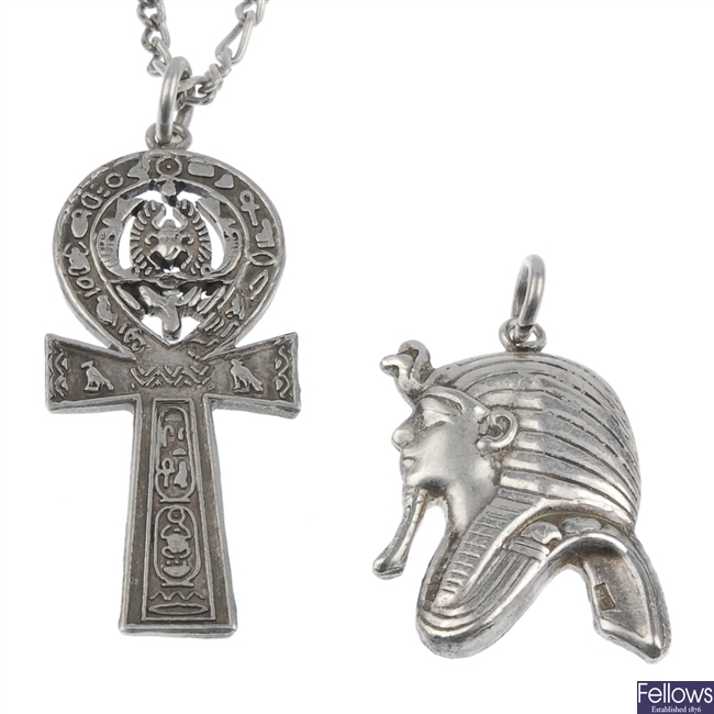 Silver Egyptian style pendant and necklet.