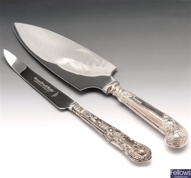 Mondern silver mounted cake slice and knife